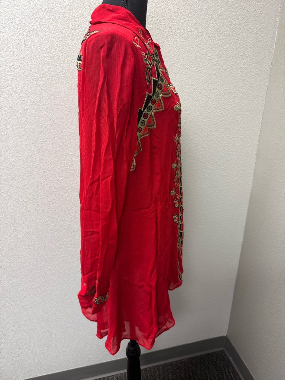 Vintage Collection Red Embroidered Boho Sheer Tunic Blouse Medium Size - Picture 7 of 10